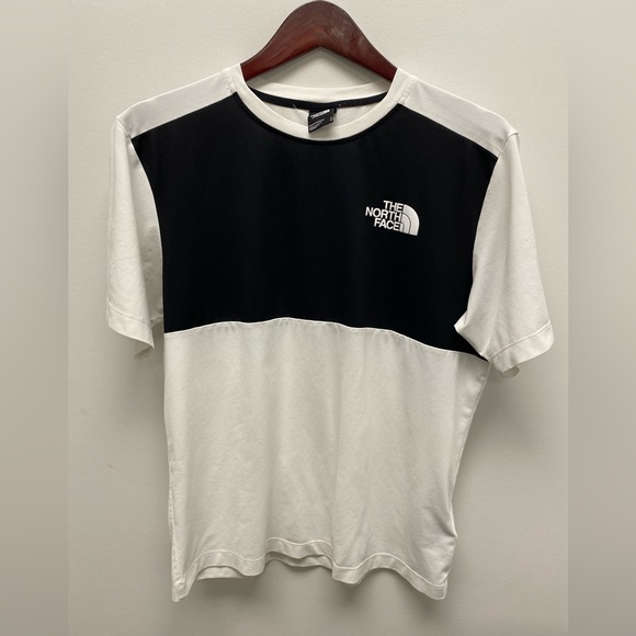 The North Face Other - ✨ 4 for $30 ✨ The North Face Mens Black & White Top Size Medium